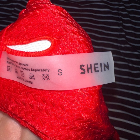 One should red swimsuit - Picture 2 of 2